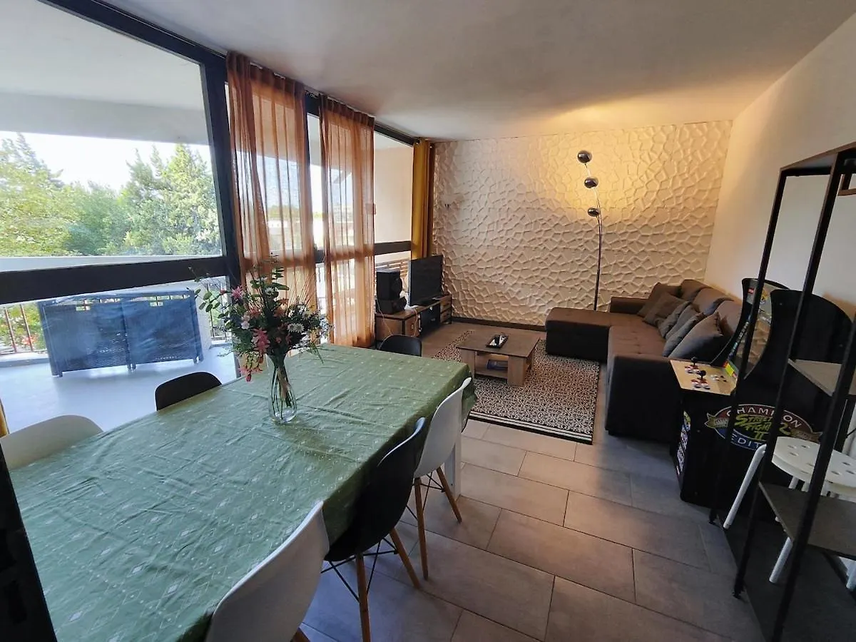 Apartamento Apt 9 Personnes Garage, Wi-Fi, Tram, Parking, Climatisation, Jeux Aviñón Francia